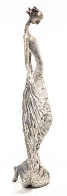 Декоративна срібна статуетка фігурка Дівчина у сукні