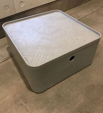 Пластиковий ящик для зберігання квадратний CURVER Beton L 243401 коробка для зберігання з кришкою