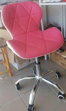 Поворотный стул , крутящийся со спинкой на колесах AVOLA розово-белый