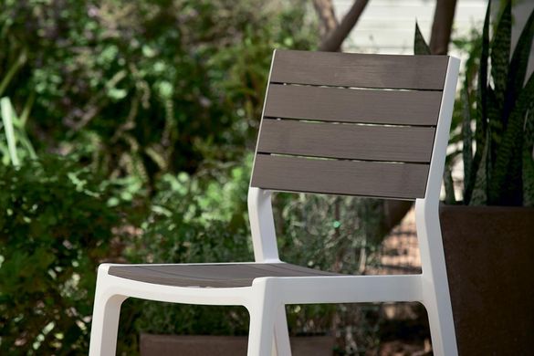 Садовий стілець KETER HARMONY 236053 білий / сірий пластиковий для саду,тераси,балкона і патіо
